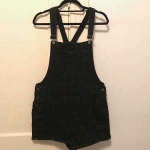 Madewell Adirondack Short Overalls in Washed Black